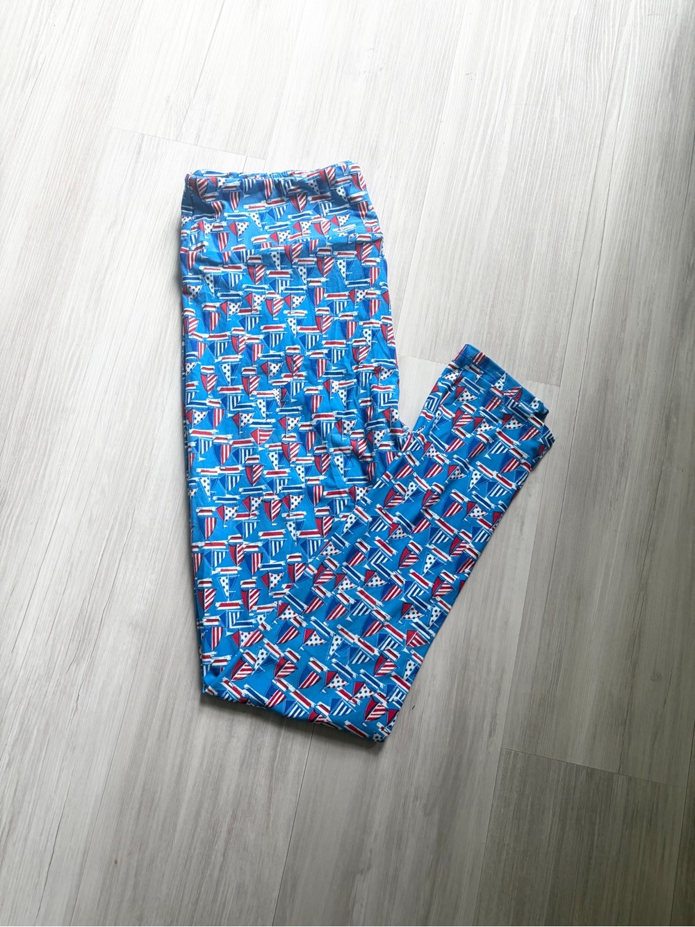 LuLaRoe Blue Red White Geometric Flag-Print Leggings